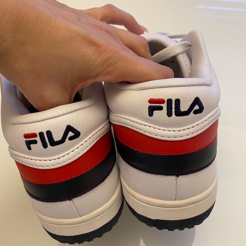BNWB FILA WHITE SIZE 8 men’s - Picture 4 of 13